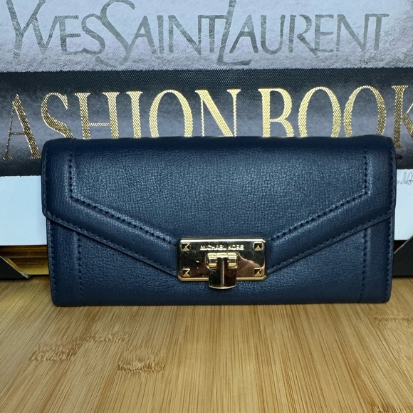 Michael Kors Kinsley Carryall Navy Blue LeatherEnvelope Wallet